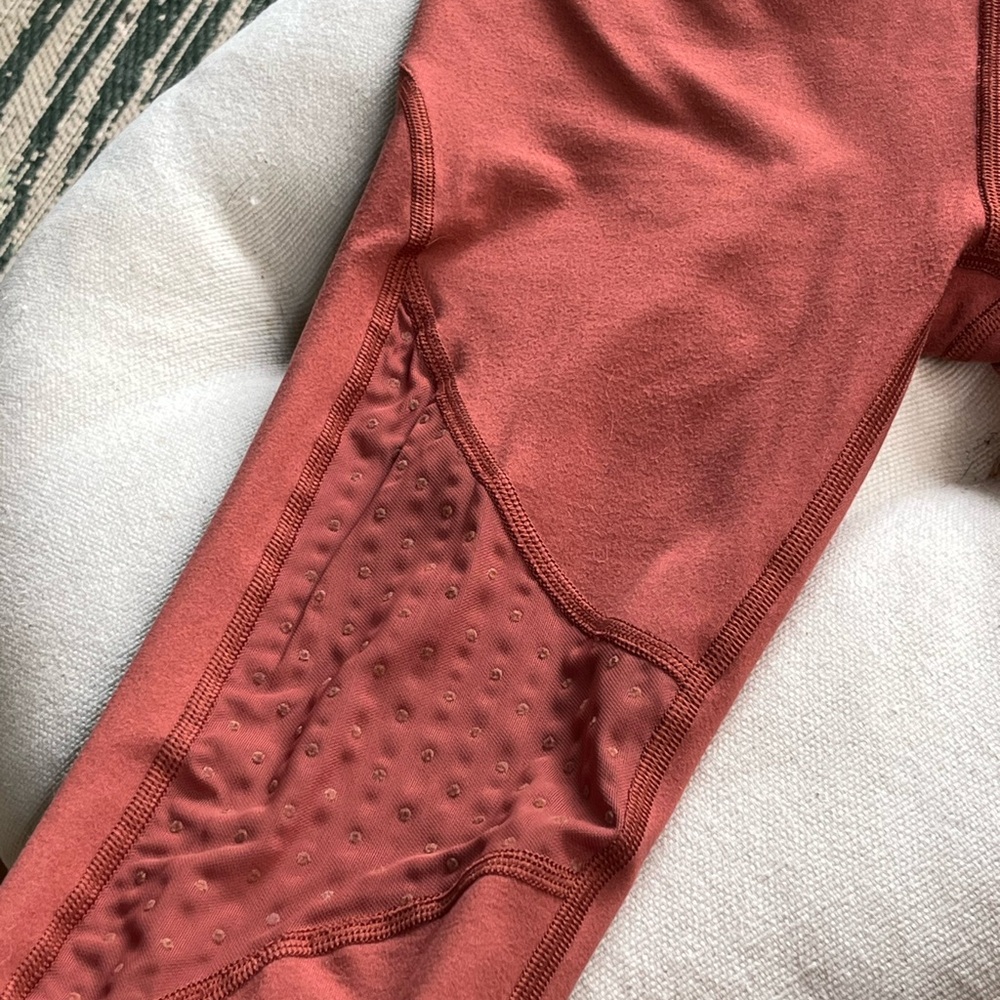 Aerie High Waisted Salmon Workout Leggings with Phone Pocket XS